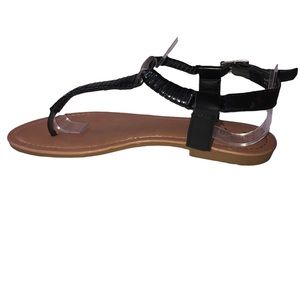 Tiarra Faux Black Patent T Strap Flat Sandals, Between Toe, Sexy, SZ 7 1/2